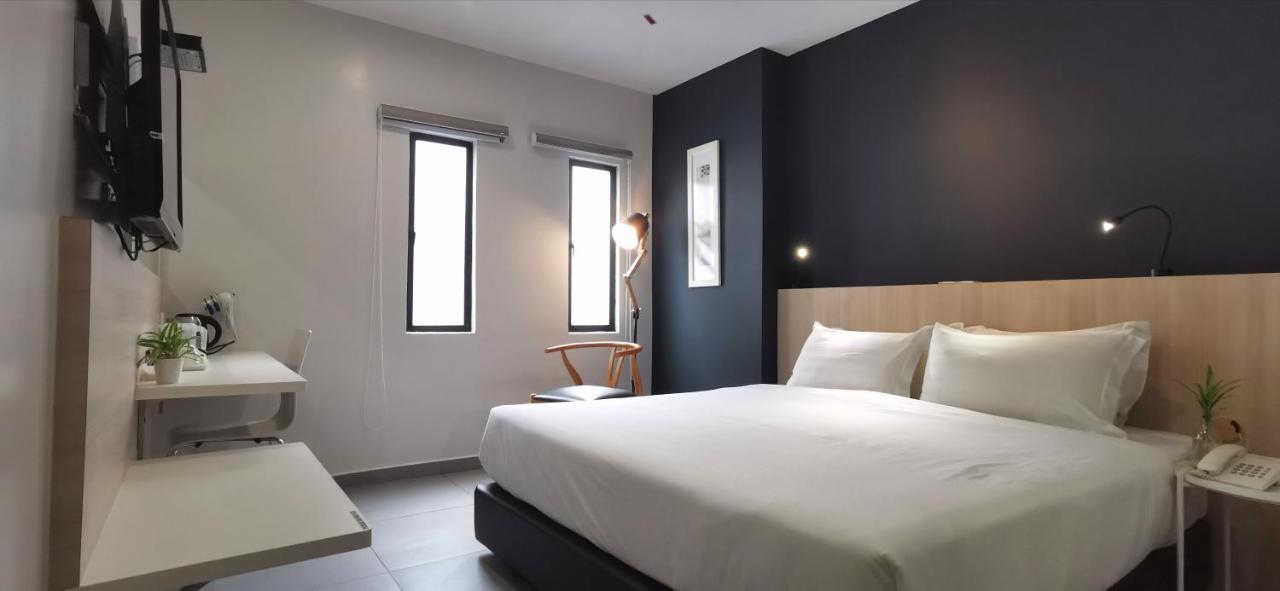 Country Inn Kulai Exterior photo
