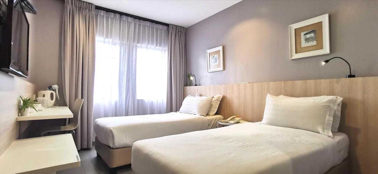 Country Inn Kulai Exterior photo
