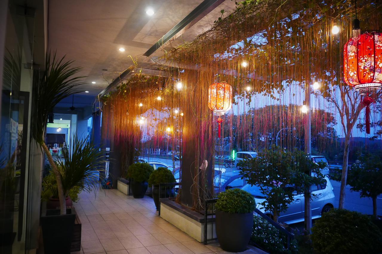 Country Inn Kulai Exterior photo