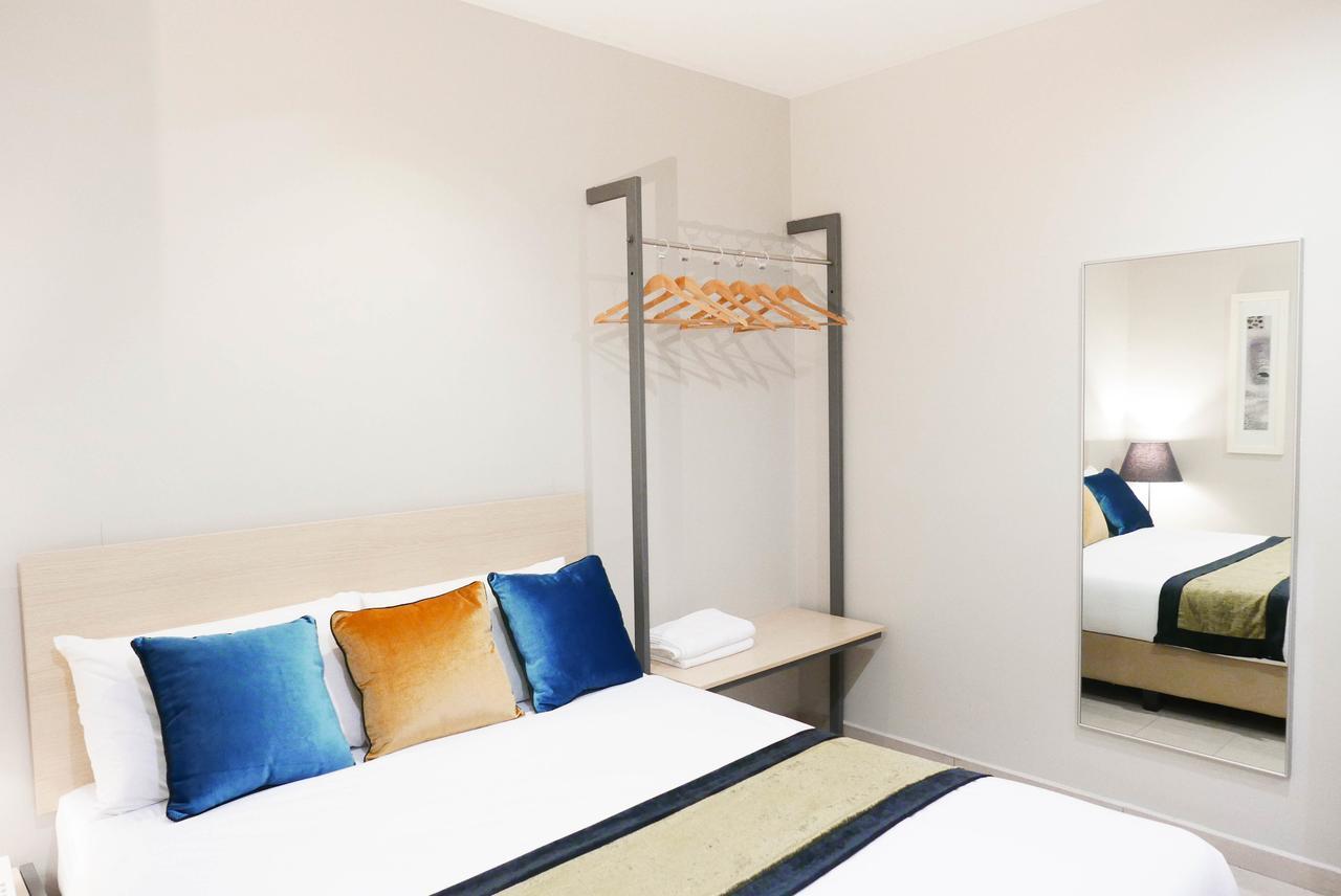Country Inn Kulai Exterior photo