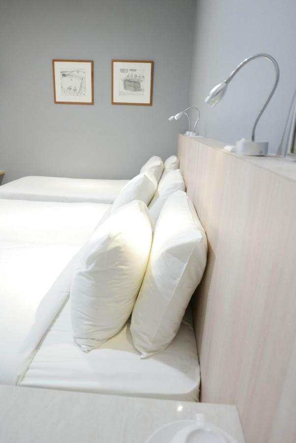 Country Inn Kulai Exterior photo