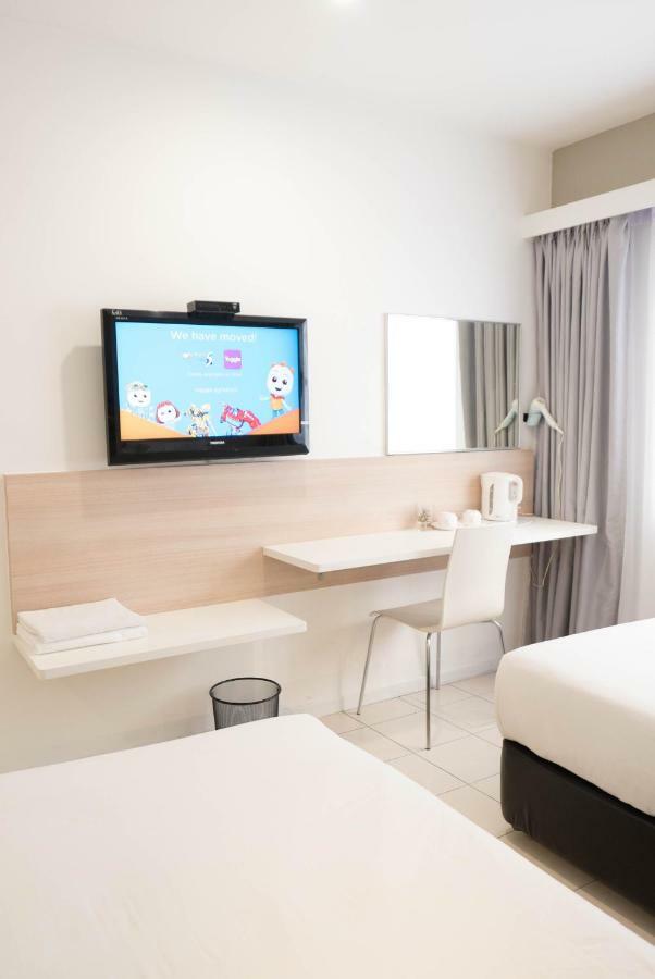 Country Inn Kulai Exterior photo